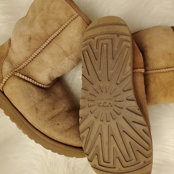 Light Tan UGG boots - Picture 2 of 4
